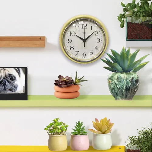 Reloj de pared chico amarillo